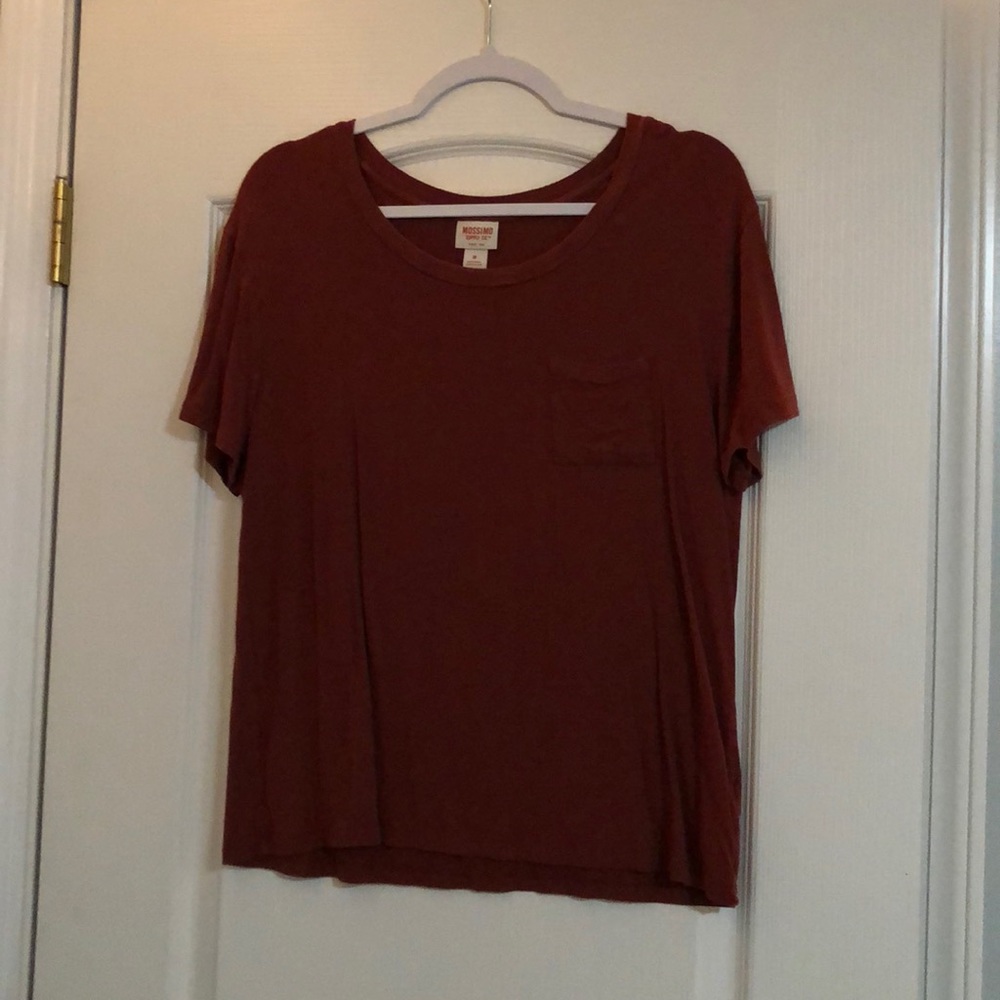Loose scoopneck T-shirt
